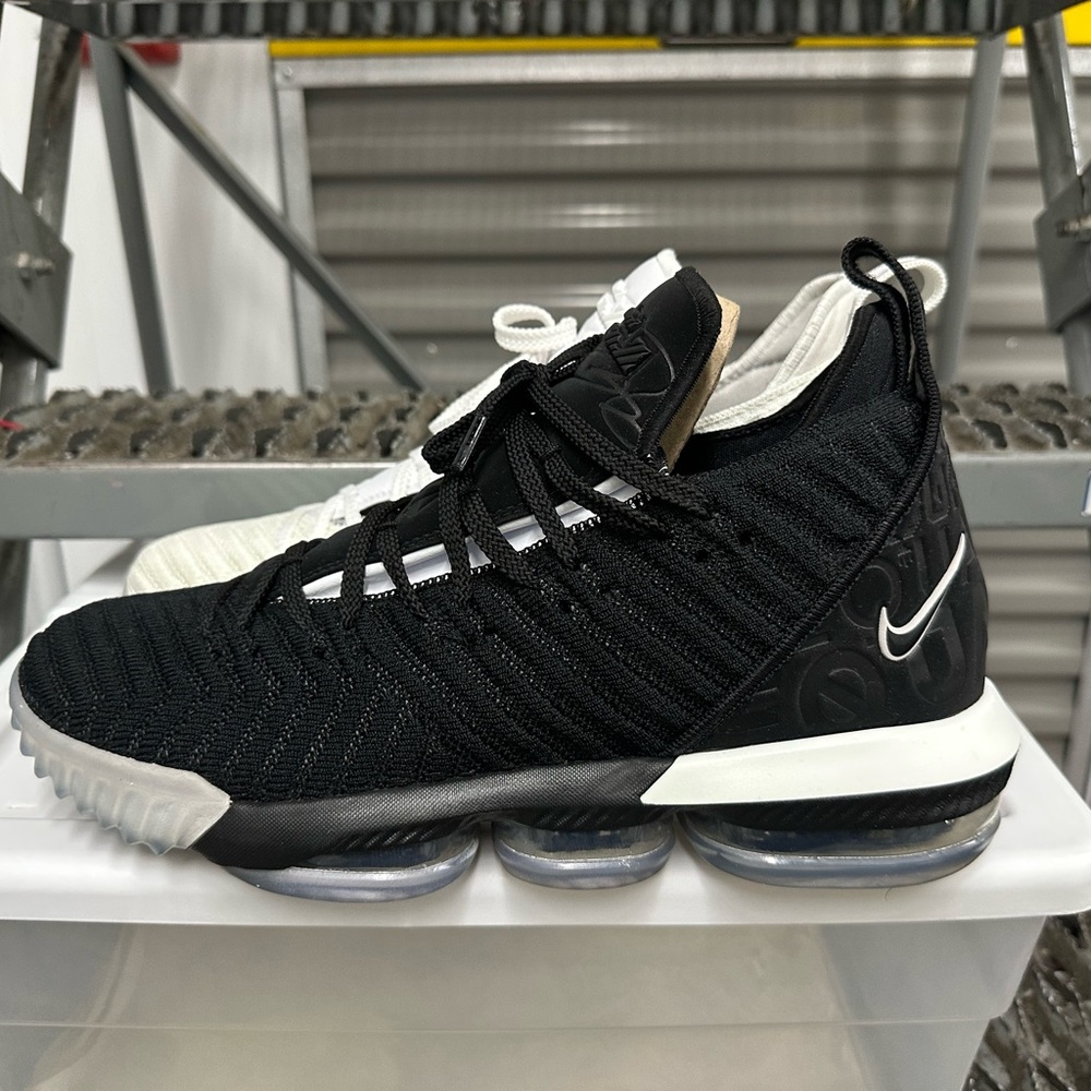Nike Black and White Athletic Shoes with Air Max Cushioning